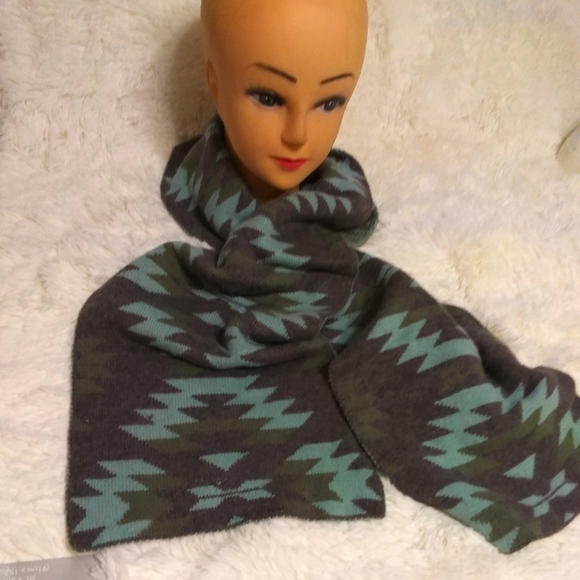 Aztec Wool Scarf - Picture 1 of 6